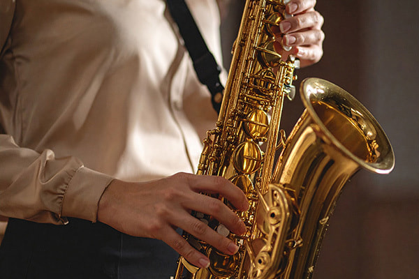 富士市の音楽教室、ウスイ音楽教室でおすすめする楽器、サックスのレッスン